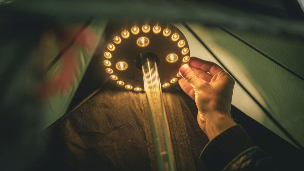 Sidevisning av Tipi-lampe Thacla 100lm 360 graders belysning