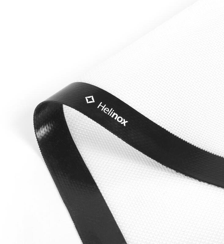 Montert Silikonmatte Silicone Mat på campingbord Helinox