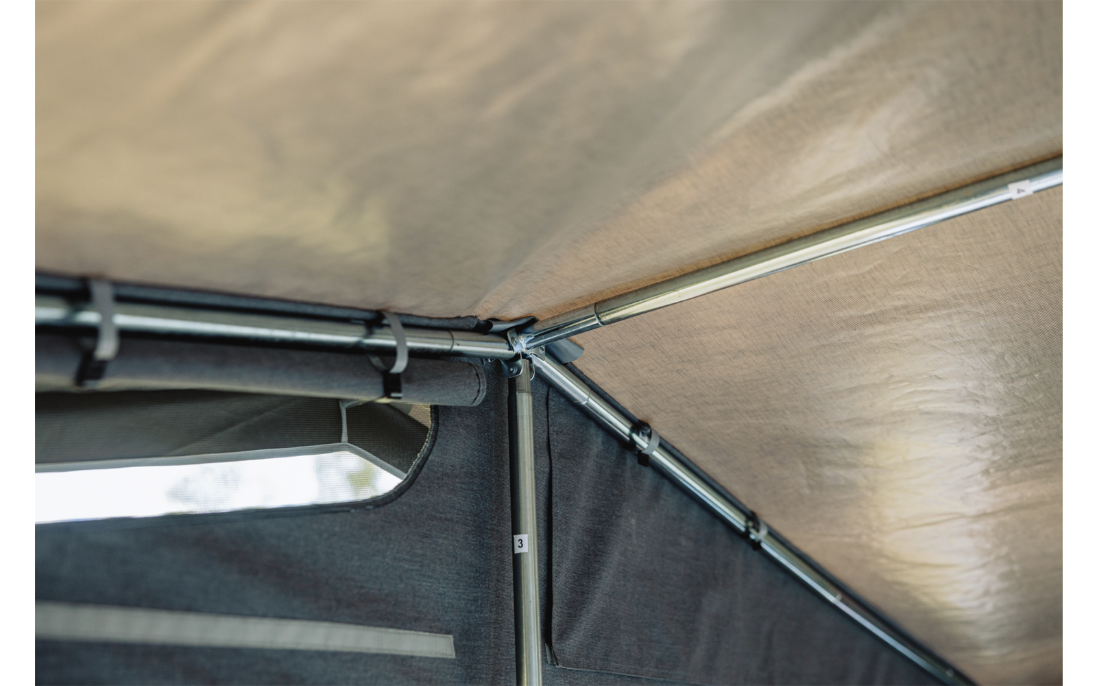 Sirmione Pro sesongfortelt for campingvogn 395x240 cm pakkpose og tilbehør