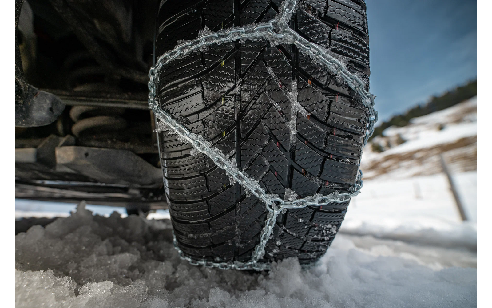 Detalj av Snøkjettingsett SUV med automatisk etterstramming RSV 69 - pewag kjetting