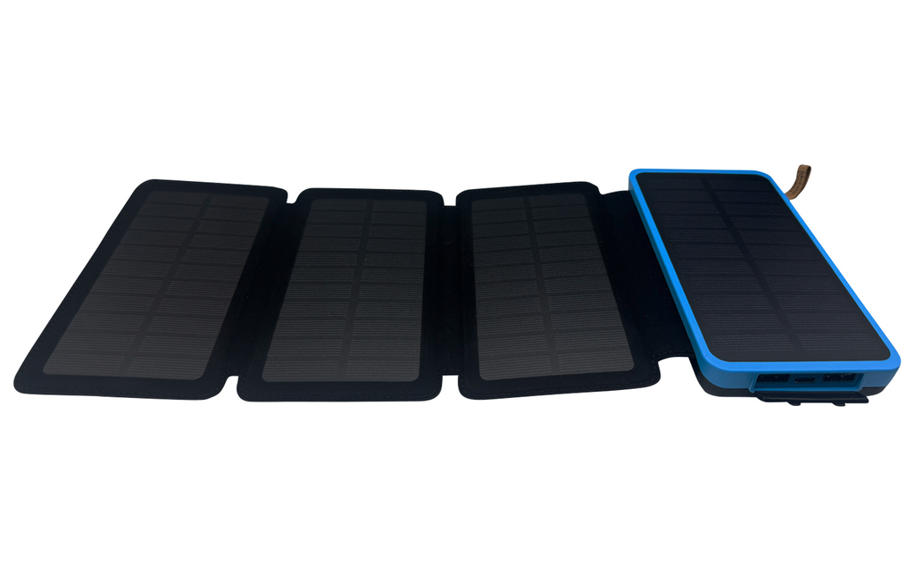 Solar powerbank med lommelykt 16000 mAh 20 W 4 solpaneler montert på ryggsekk