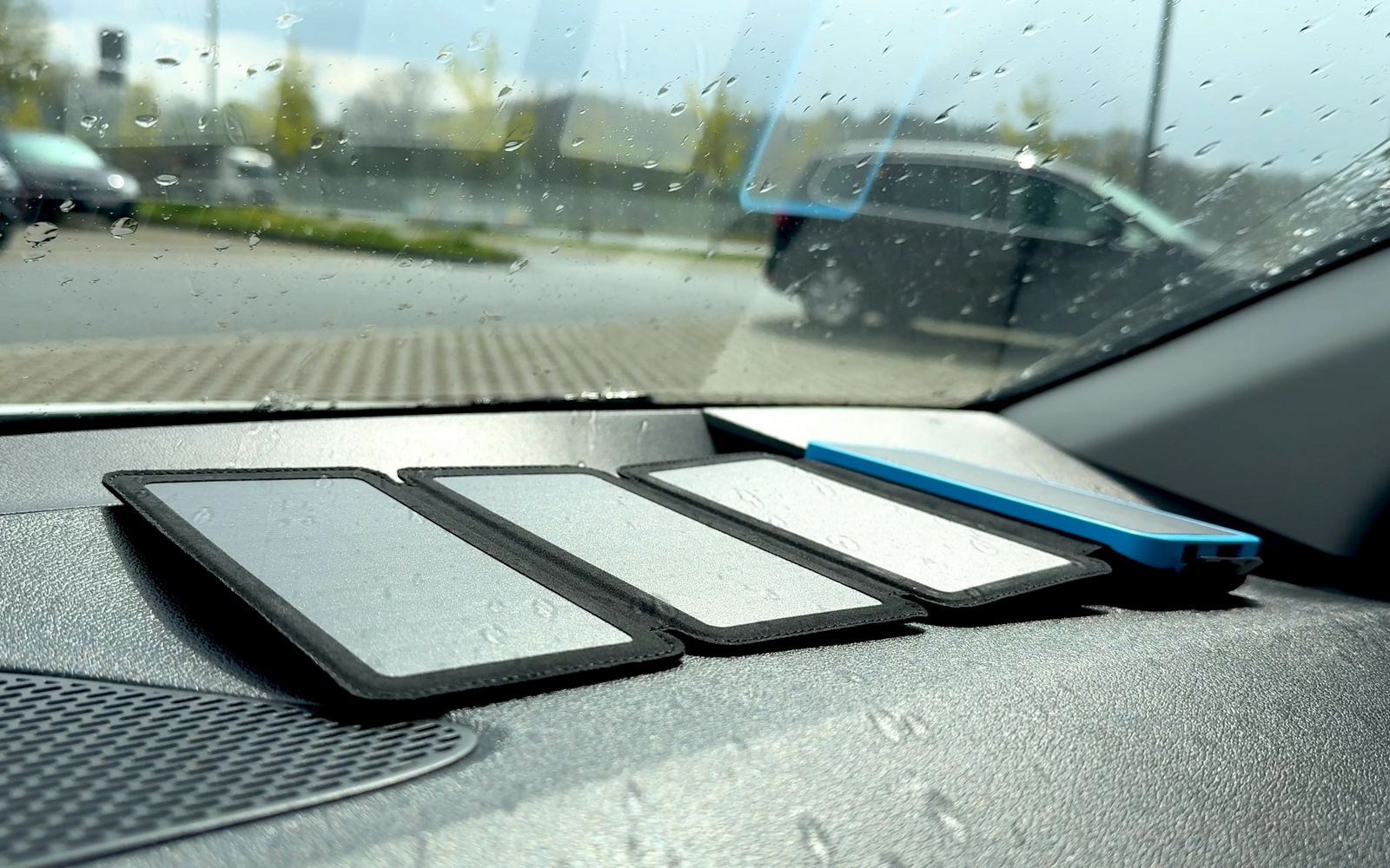 Solar powerbank med lommelykt 16000 mAh 20 W 4 solpaneler med USB-porter