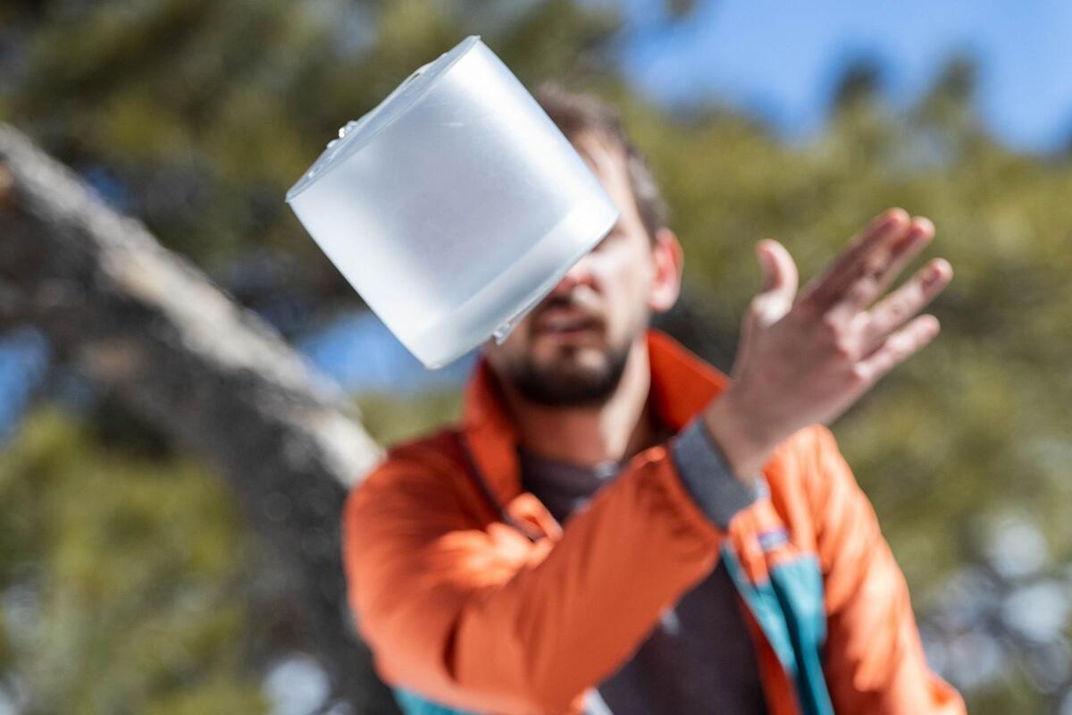 Solcellelykt Luci Charge oppblåsbar 150/360 lm slått på lavt lys