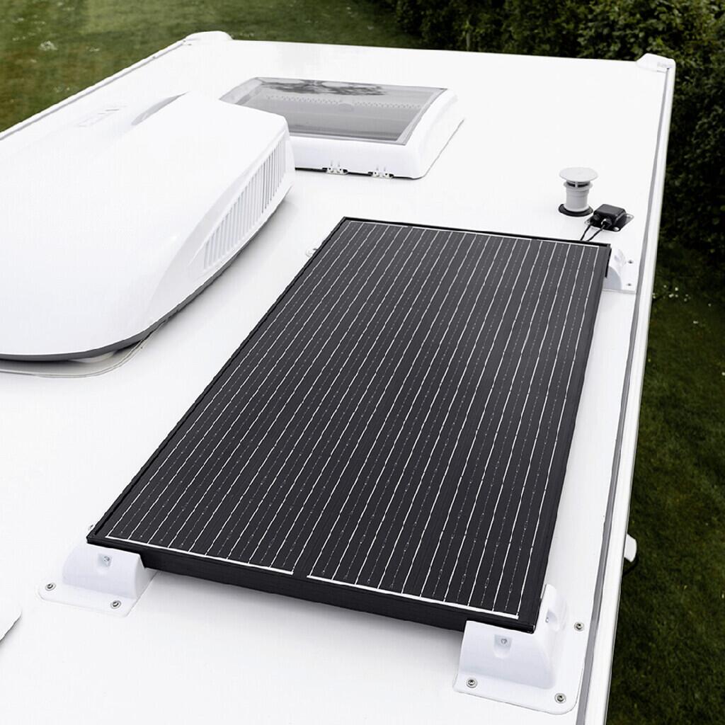 Nærbilde av Solcellepanel-sett Black Line MSSB-100 100W, svart monteringsdetalj