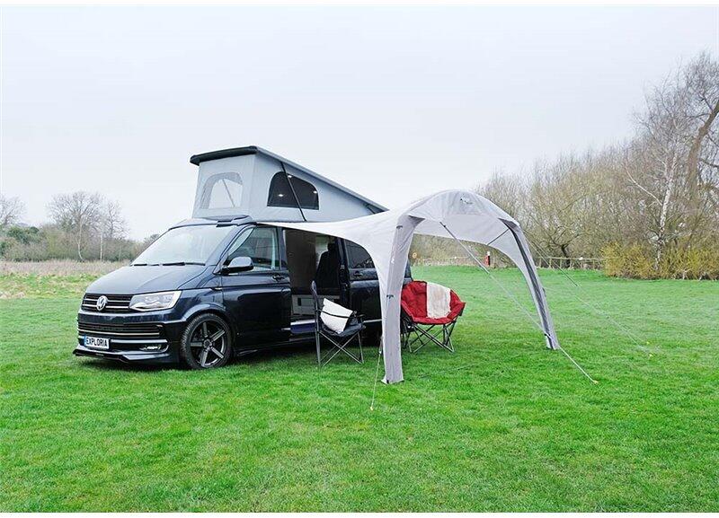 Pumpe inkludert med Solseil AirBeam Sky Canopy 2,5 m for bobil og campingvogn