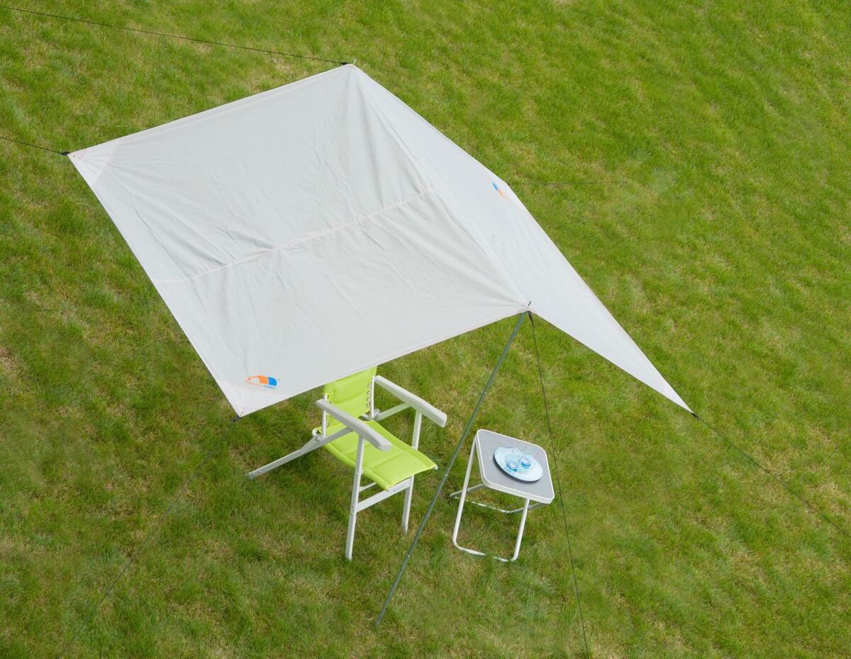 Solseil Basic 300x400 cm med stenger forfra