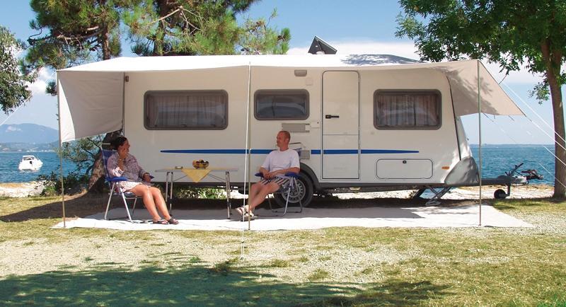 Solseil Toscana for campingvogn montert på campingvogn