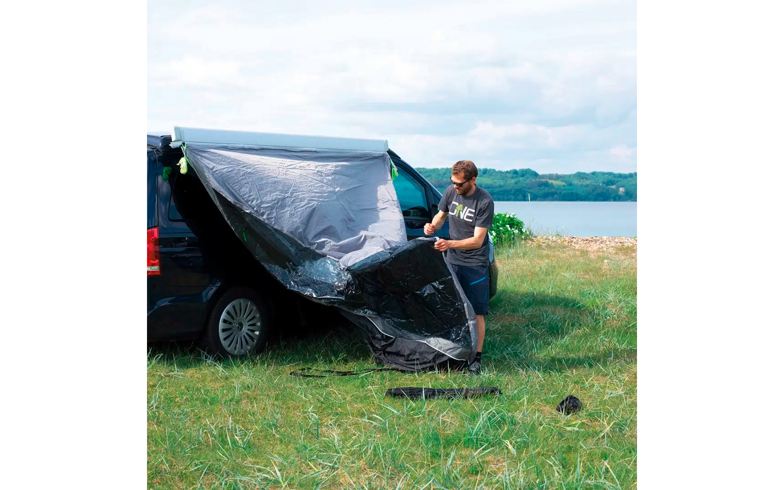 Solseil Touring Canopy 210-320 x 240 cm for bobil og campingvogn - Outwell nærbilde av tekstil