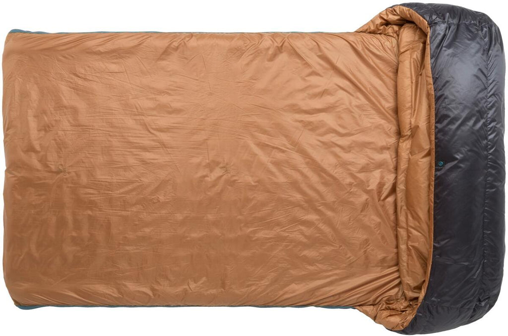 Montert Sovepose Big Agnes King Solomon 20 dobbel på campingplass