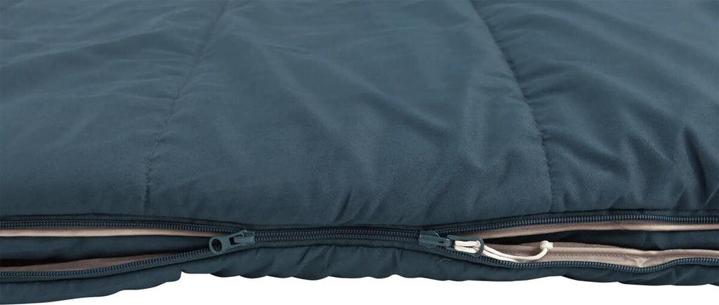 Nærbilde av stoff og fyll i Sovepose Campion Lux XL 225x105cm 3-sesonger blå