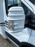 Speilbeskyttere støtfangere for Ford Transit Mark 8 hvit montert på bilspeil