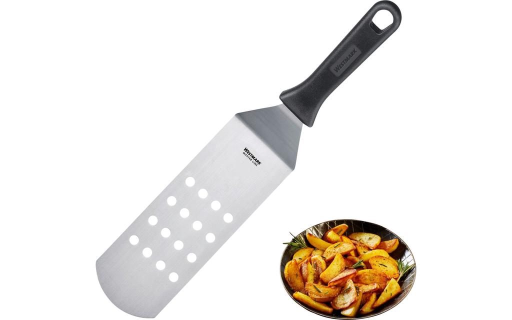 Montert Stekespade Master Line vinklet 20 x 7,5 cm perforert - Westmark i bruk