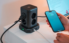 Stikkontakttårn 8-veis med USB-A og USB-C 3680 W - Brennenstuhl forfra
