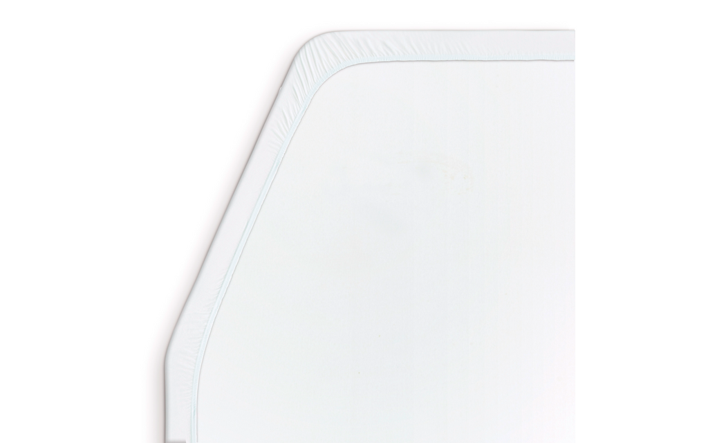 Detalj av Stretchlaken jersey stretch Multifit for fransk seng, hvit stoff