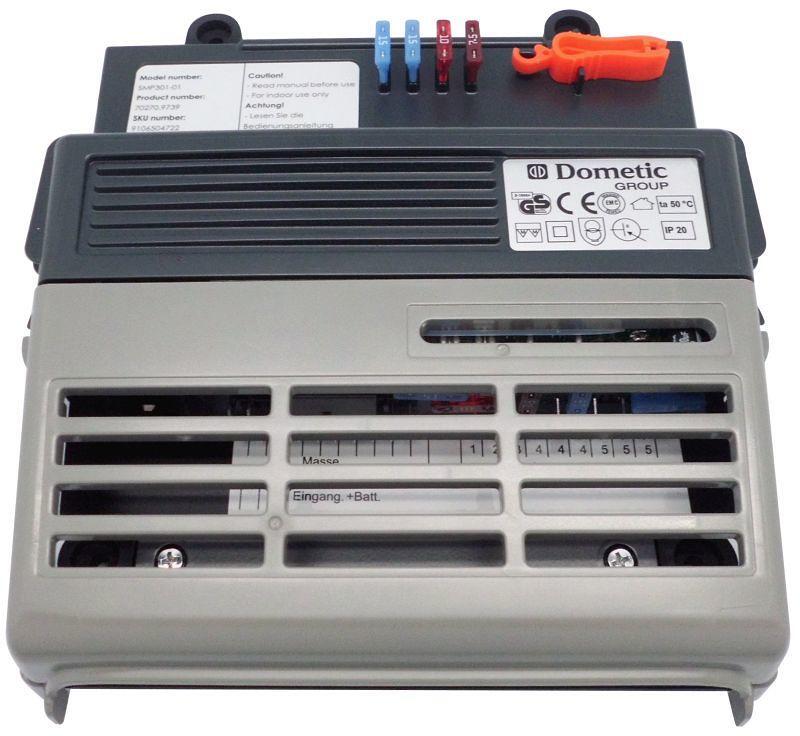 Strømforsyning 12V/230V med prioritetskrets for bobil - Dometic bakside