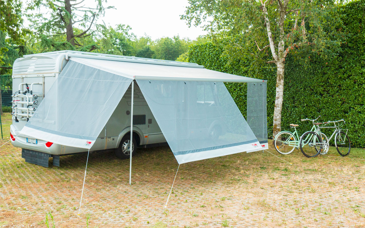 Sun View Side solskjerm sidevegg for markise 230 cm - Fiamma montert på campingvogn