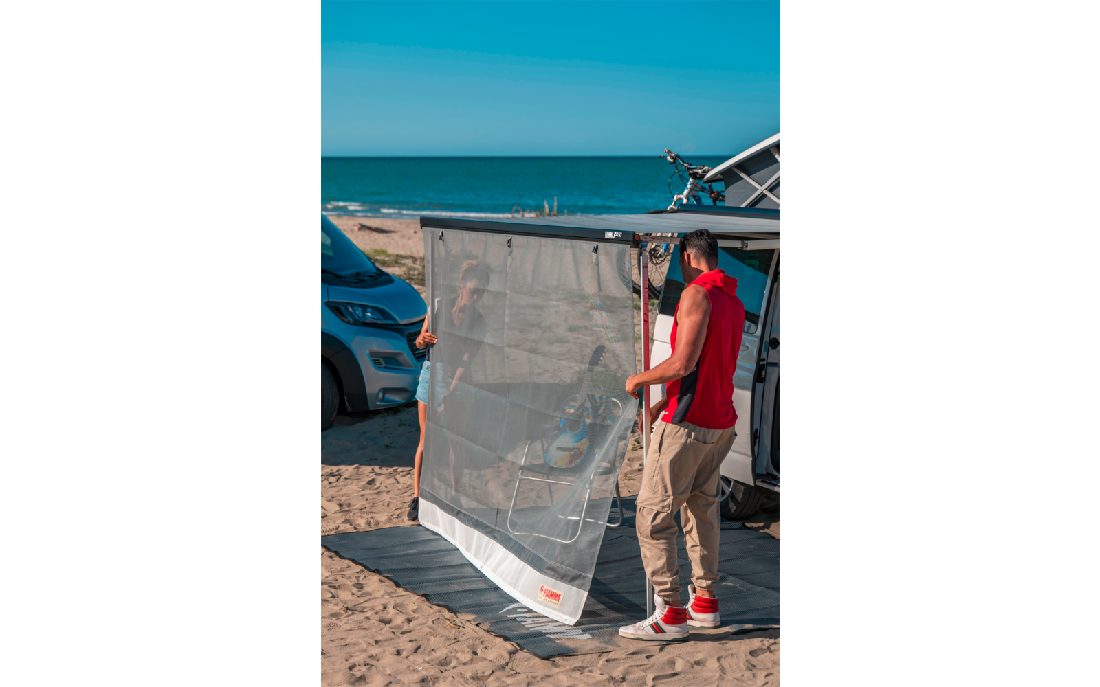 Sun View XL frontvegg solskjerm 100x190 cm for markise - Fiamma nærbilde av festebånd