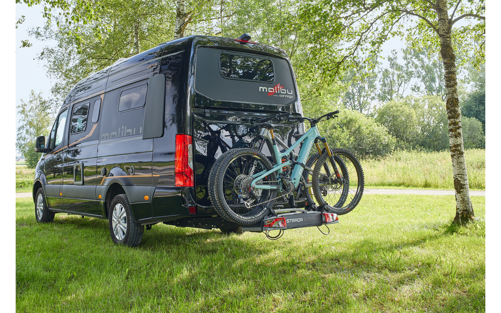 Montert Sykkelstativ Strada Evo RV for tilhengerfeste med sykler