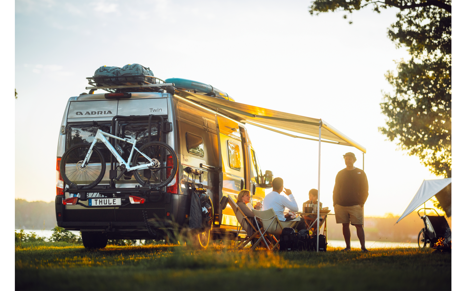 Nærbilde av klemmemekanisme på Sykkelstativ VeloTrack Frame for Ducato/Jumper/Boxer, 2 sykler, E-Bike
