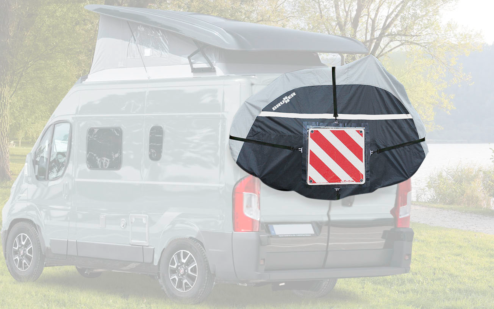 Sykkeltrekk Bike Cover CVN2 for 2 sykler i bruk på campingbil