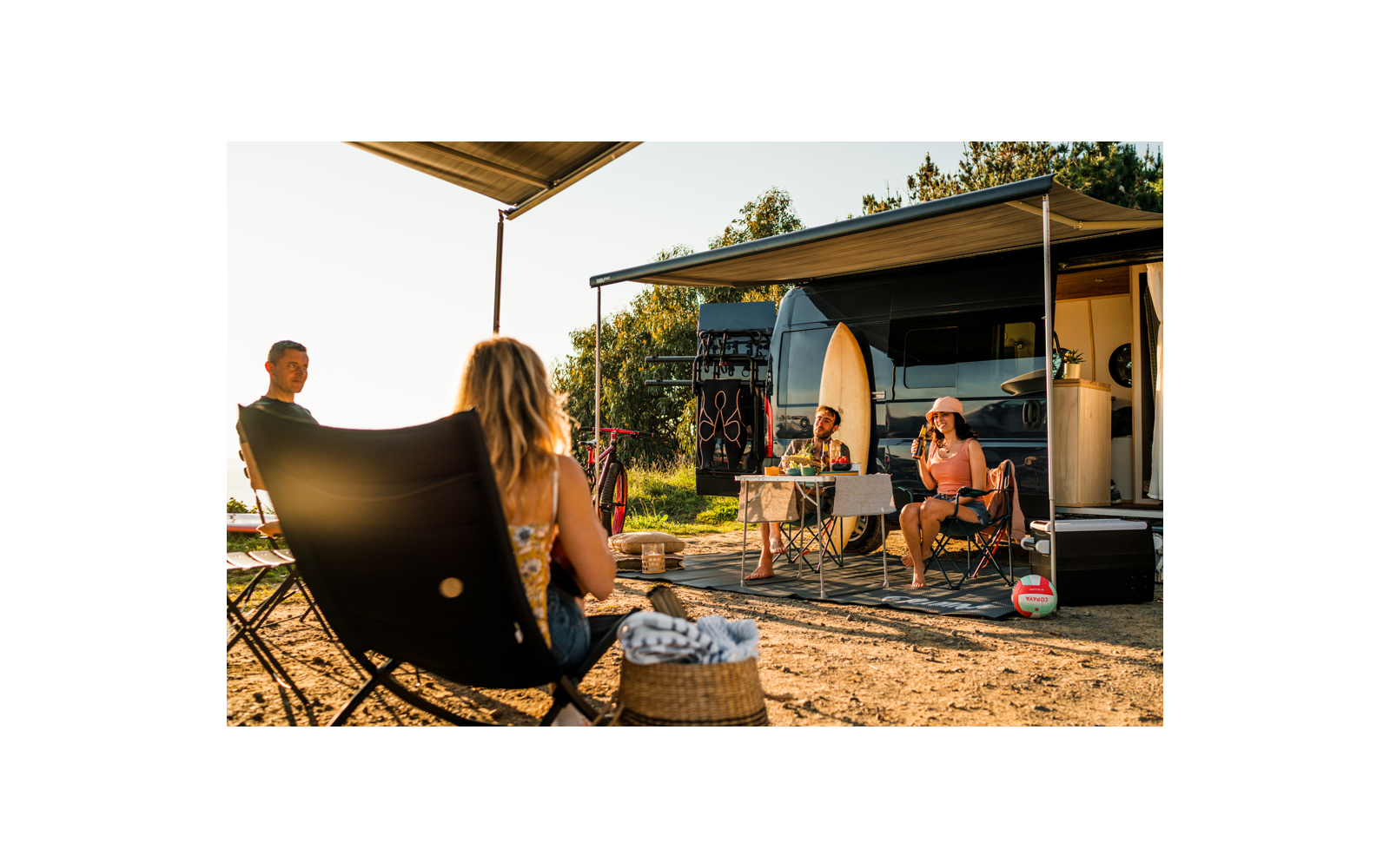 Montert Takmarkise F80s 320 cm utspring 250 cm royal grey LED på campingbil