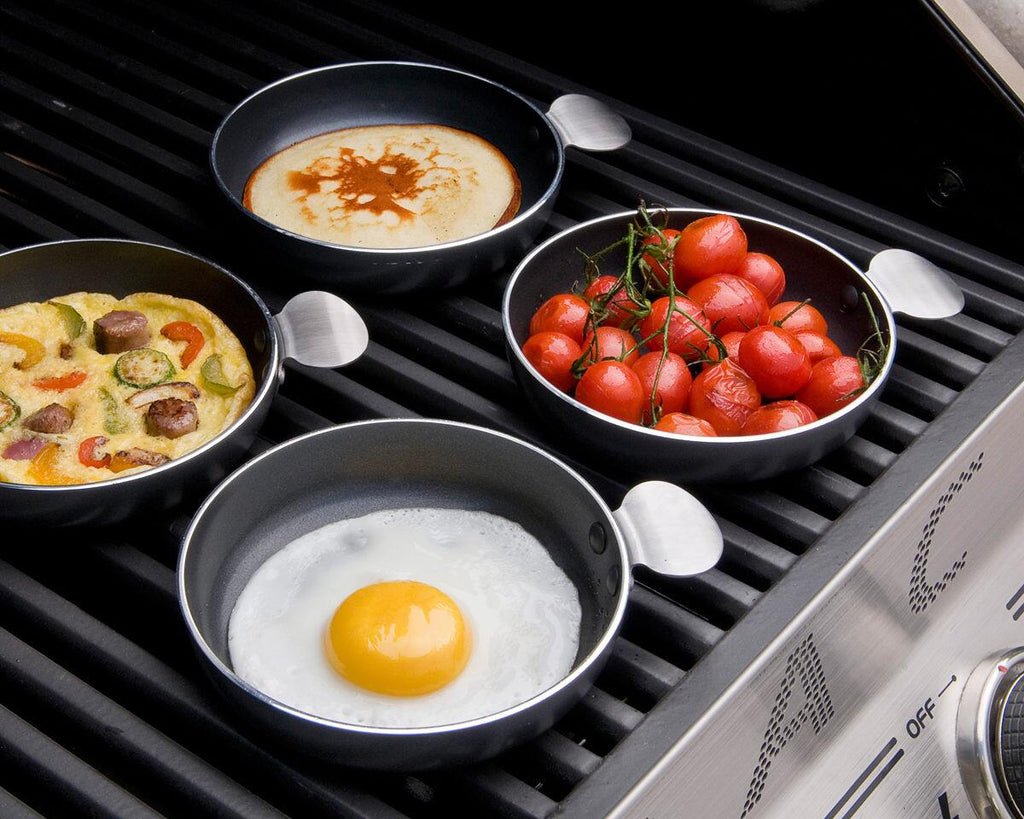 Detalj av non-stick belegg på Tapas-pannesett 4-delt Ø12,5 cm med belegg Cadac