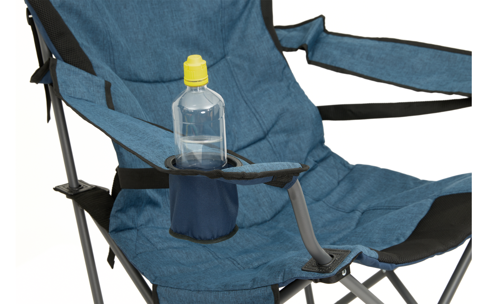 Tarim sammenleggbar campinglenestol montert på campingplass