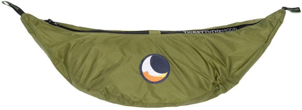 Montert Tarp Moon for hengekøyer 250x250cm mørkegrønn i skog