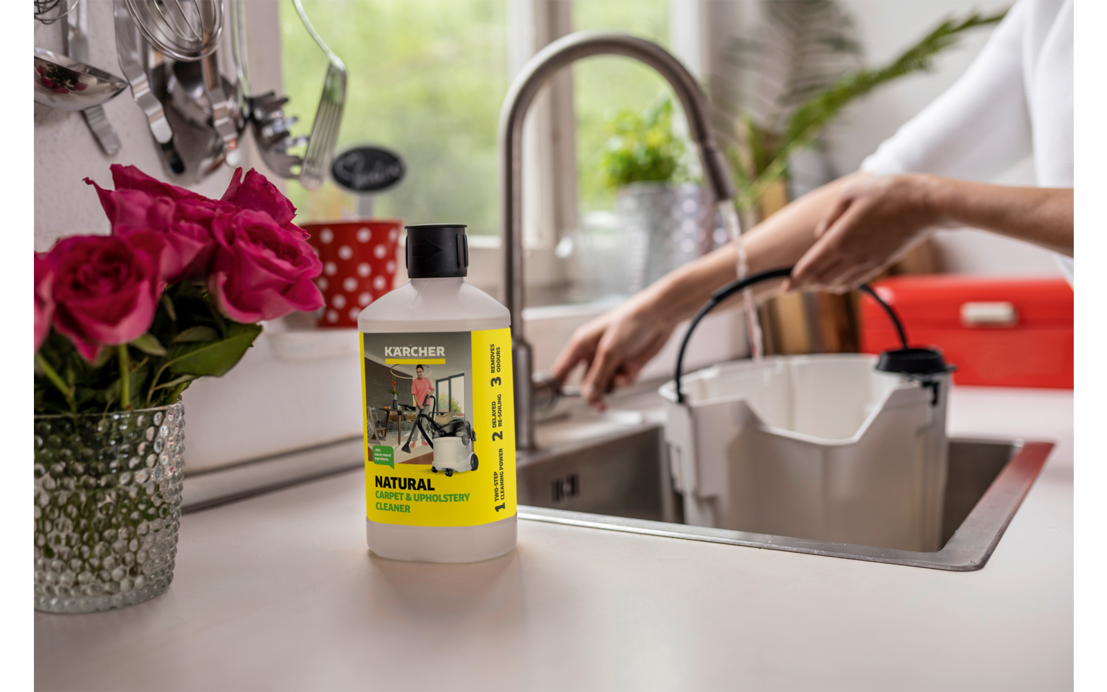 Detalj av flaske med Teppe- og møbelrens RM 519N naturlig 1 liter