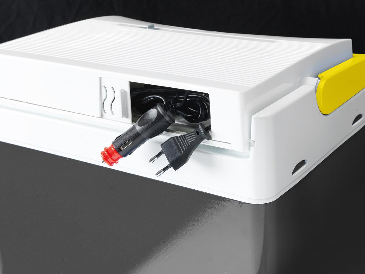 Termoelektrisk kjøleboks EZ 26 LNE 12/230V 25L - Zorn montert i bil
