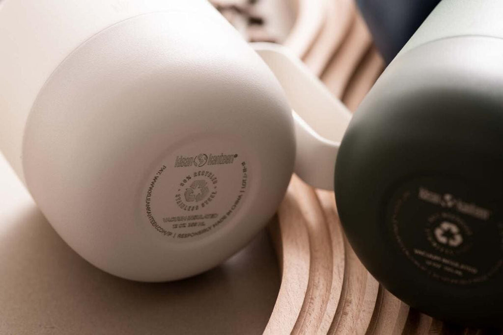 Detalj av Klean Coat pulverlakkering på Termokopp Rise Mug med Flip Lid 355 ml