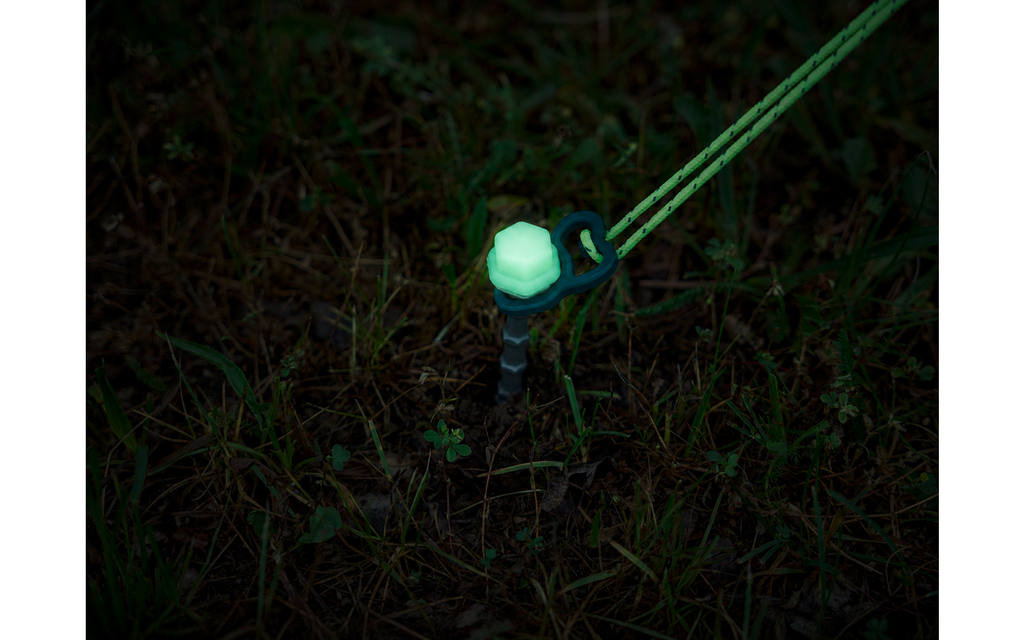 TerraGlow A15 skrueplugger 15 cm aluminium montert i jord