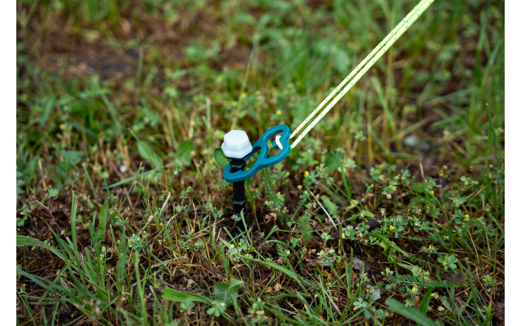 TerraGlow festesett detalj av aluminiumsplugger