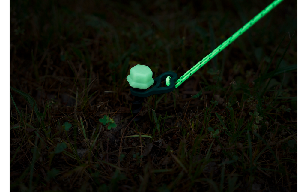TerraGlow skruteltplugg 12 cm montert i jord