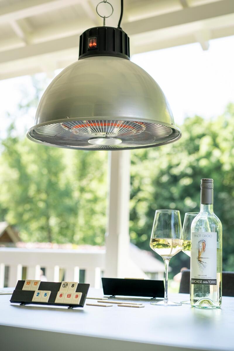 Montert Terrassevarmer Partytent Heater 1500 Industrial under veranda