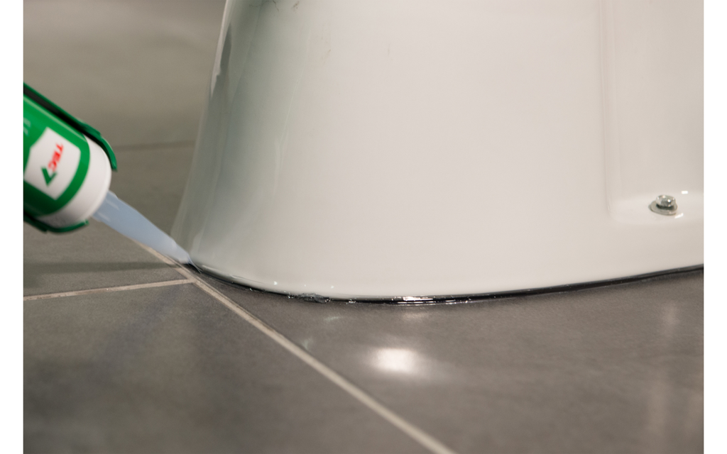 Detalj av Tette- og limstoff Trans 310 ml transparent - TEC7 påført flate