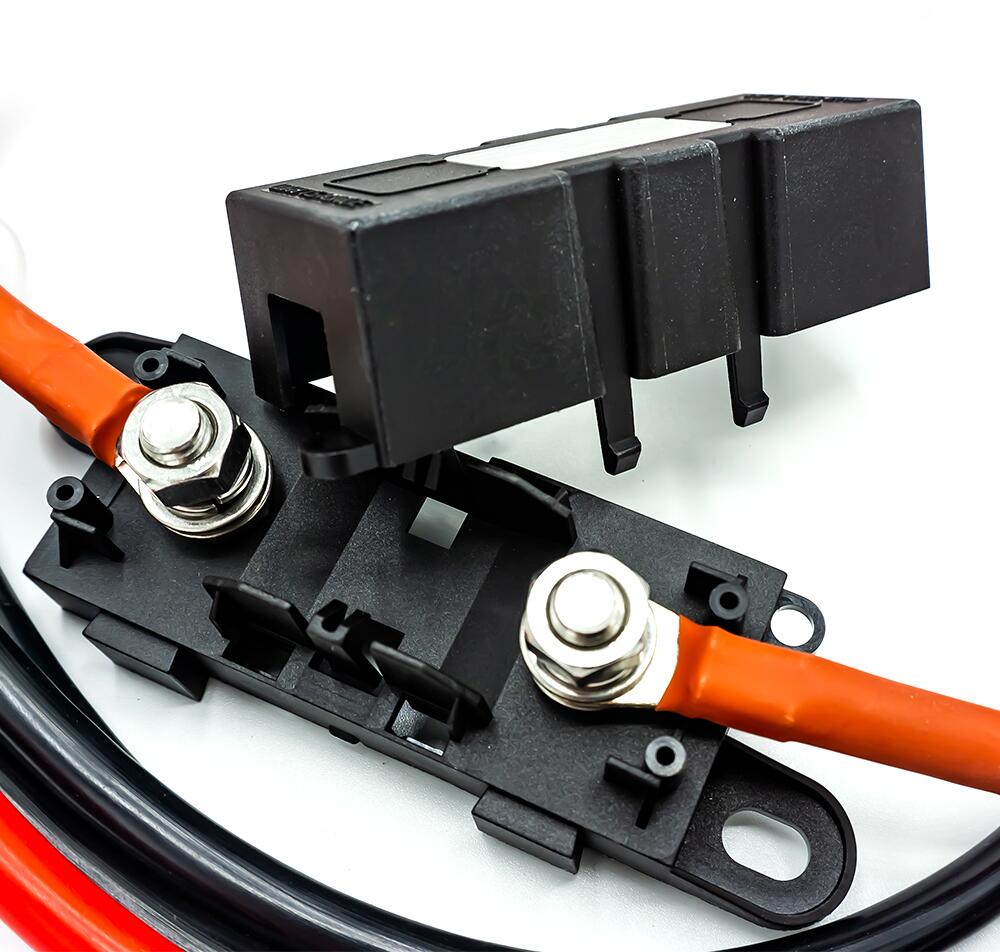 Detalj av 8 mm batteriøser på Tilkoblingskabel BAKA16-FH
