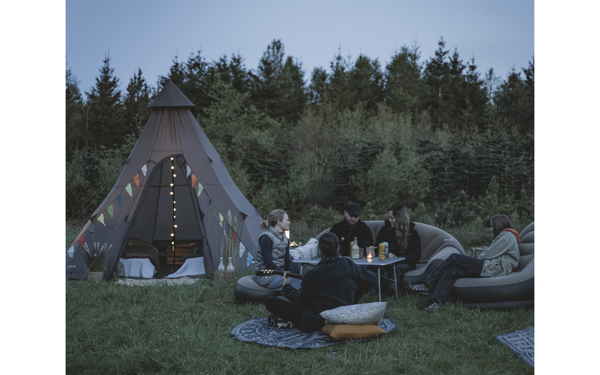 Vimpelguirlande i Tipitelt Rands Tipi for 8 personer 3000 mm vannsøyle - Easy Camp