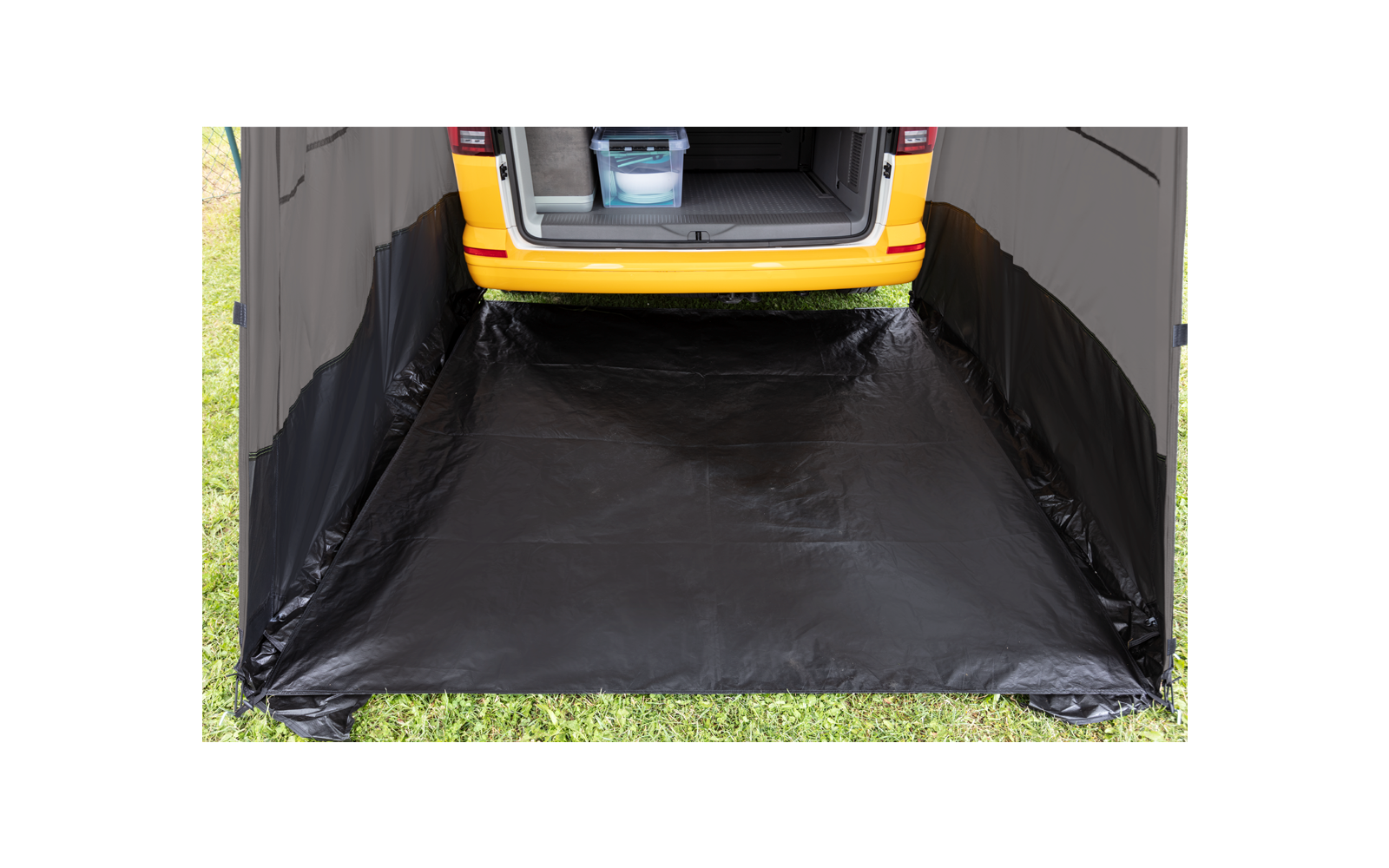 Tonale Rear hektelt for VW T5/T6 inngangsdør brukt som solseil