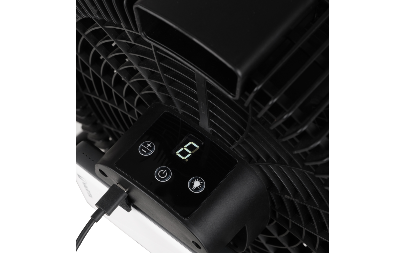 Trådløs vifte Airflow LED Cordless med USB-C tilkobling - Eurom i bruk