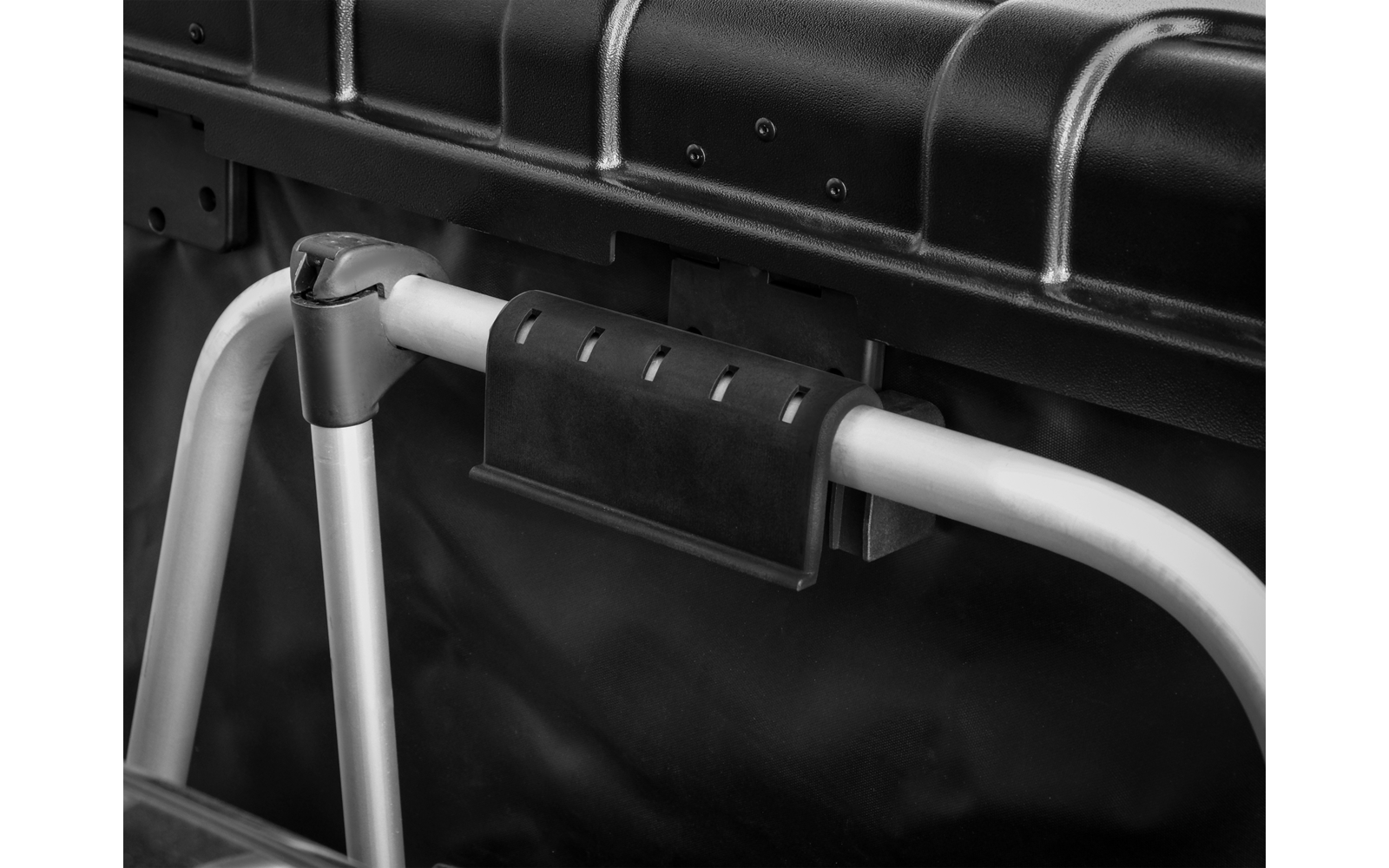 Transportboks 350 liter for sykkelstativ - Eufab montert på sykkelstativ