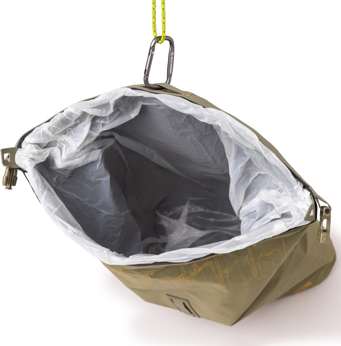 Montert Trash Dry Bag 10L vanntett avfallspose burnt olive på ryggsekk