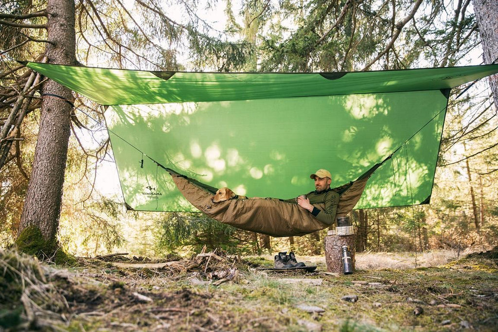 Festeutstyr inkludert med Traveller tarp for hengekøye polyester ripstop