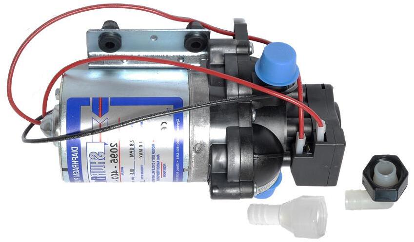 Detalj av Trykkvannpumpe TrailKing 12V for bobil og campingvogn