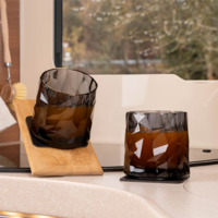 Nærbilde av nano-gel-pad til Tumbler magnetglass i polykarbonat 2-pk 250 ml grå