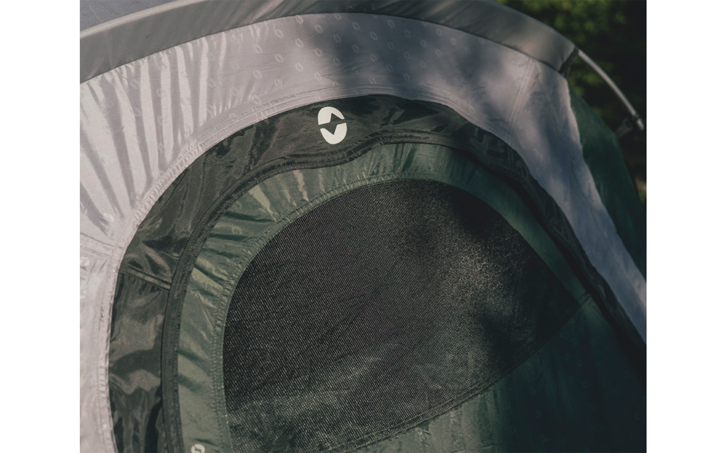 Tunneltelt Earth 4 Plus for 4 personer mørkegrønn 3000 mm - Outwell, ventilasjon og dør i detalj