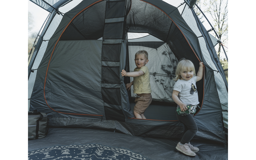 Detalj av vindu på Tunneltelt Hamra 5 for 5 personer grønn 16,5 kg - Easy Camp