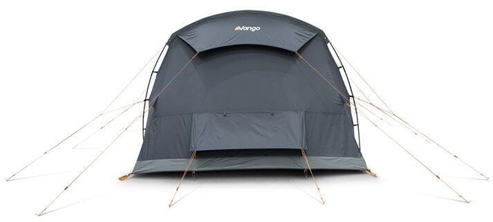 Tunneltelt Tacoma 400 for 4 personer montert i skog