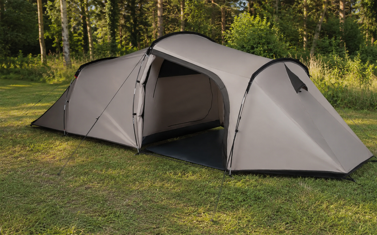 Tunneltelt Wanderlight 3 for 3 personer polyester 7,7 kg - Kampa sett forfra på campingplass