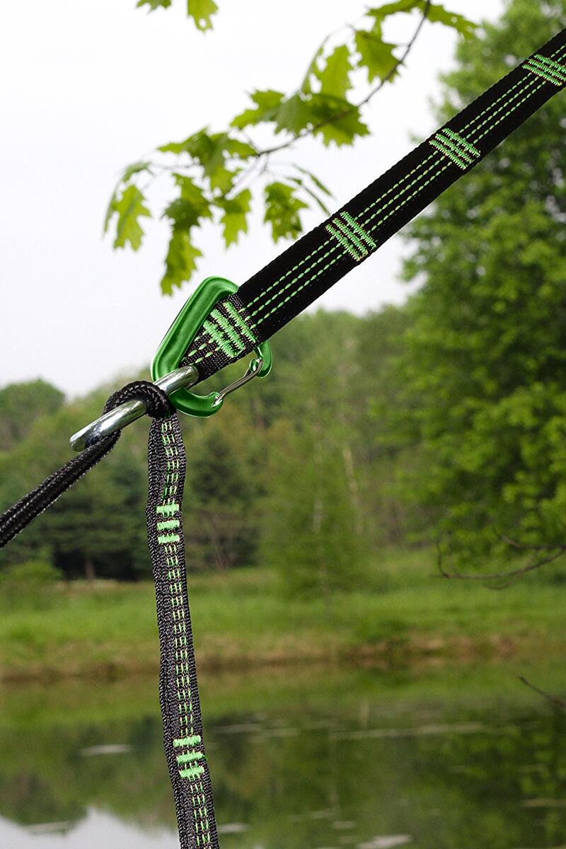 Nærbilde av Ultra-Light hengekøyfeste 2-pack med karabiner